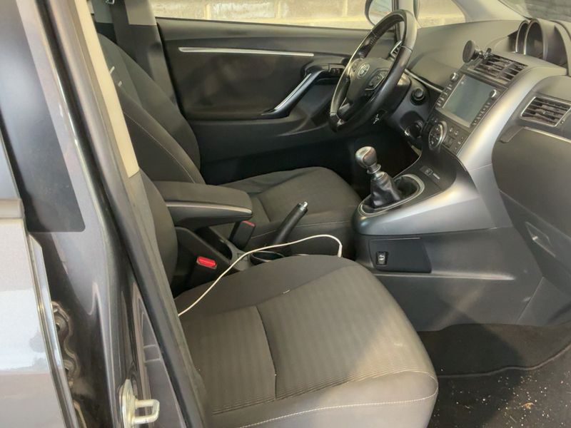 Toyota Verso 1.6 Active 2017 – снимка 16
