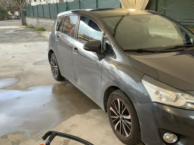 Toyota Verso 1.6 Active 2017 – снимка 12