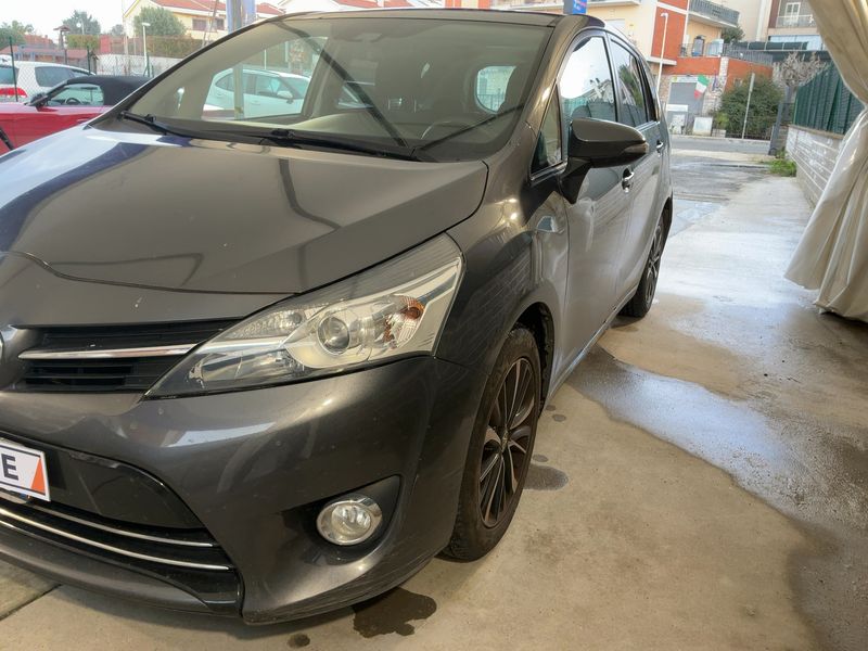 Toyota Verso 1.6 Active 2017 – снимка 2