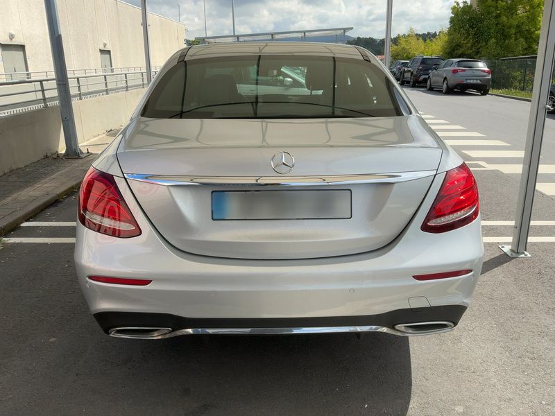 Mercedes-Benz E-Klasse E 220 d AMG Line 2017 – снимка 7