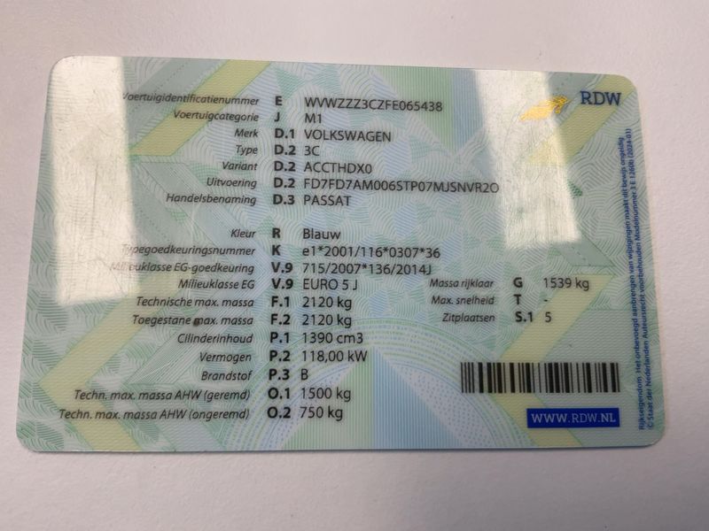 Volkswagen Passat 1.4 TSI Highline BlueMotion Tech 2014 – снимка 21