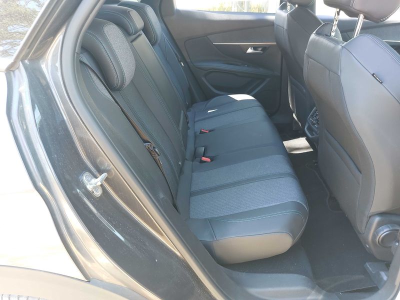 Peugeot 3008 1.5 Blue-HDi Allure Pack 2023 – снимка 14