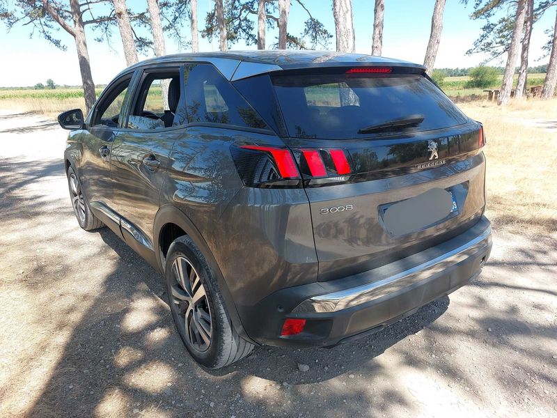 Peugeot 3008 1.5 Blue-HDi Allure Pack 2023 – снимка 3