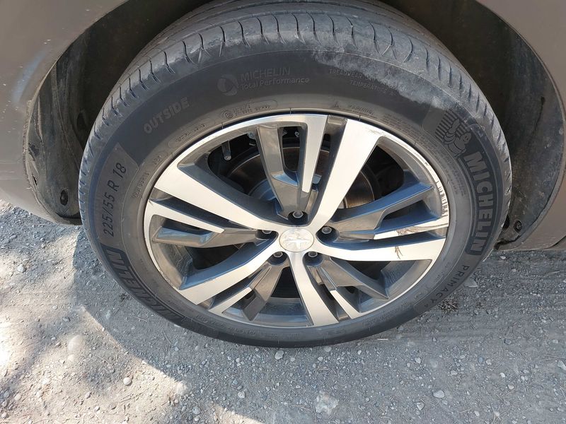 Peugeot 3008 1.5 Blue-HDi Allure Pack 2023 – снимка 38
