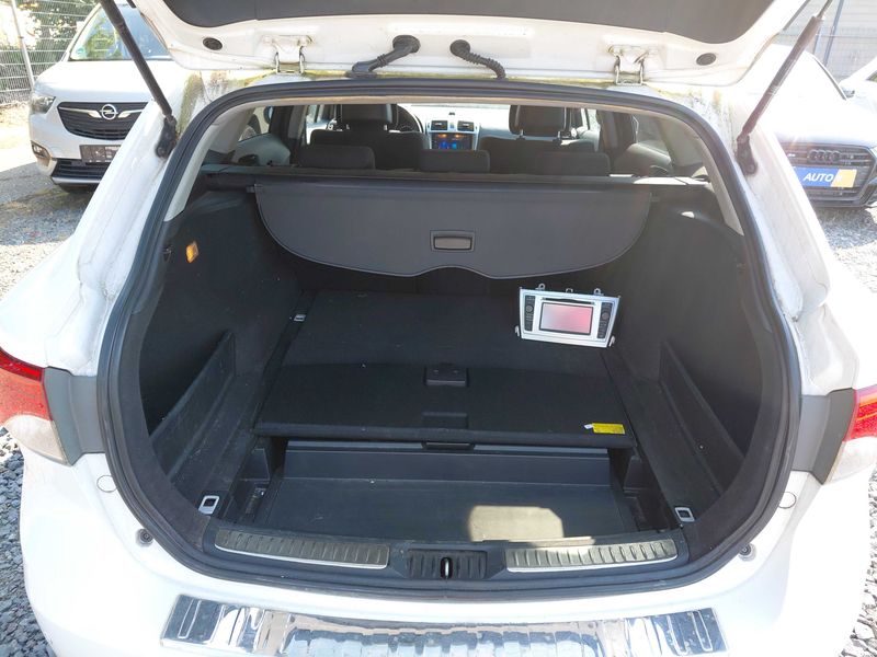 Toyota Avensis 2.0 D-4D Edition 2014 – снимка 9