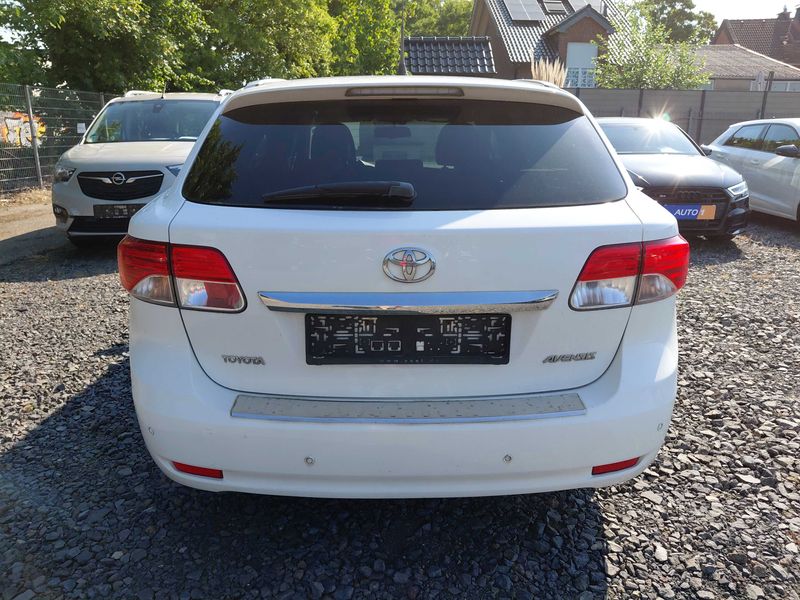 Toyota Avensis 2.0 D-4D Edition 2014 – снимка 4