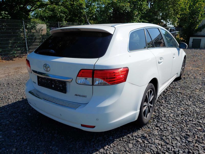 Toyota Avensis 2.0 D-4D Edition 2014 – снимка 5