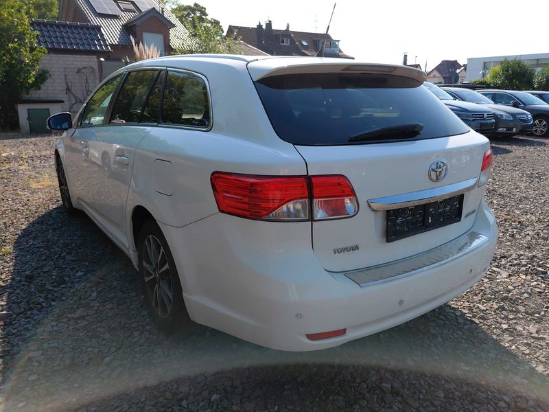 Toyota Avensis 2.0 D-4D Edition 2014 – снимка 3