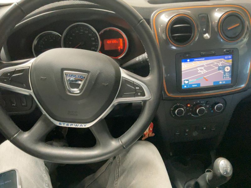 Dacia Sandero 0.9 TCe Stepway 2018 – снимка 17
