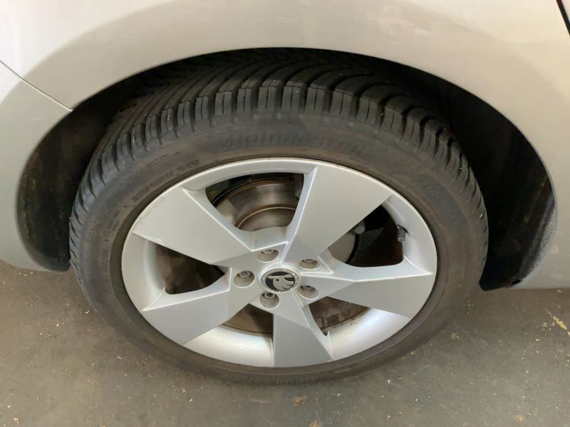 Skoda Octavia 2.0 TDI Elegance 2013 – снимка 9