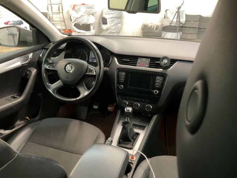 Skoda Octavia 2.0 TDI Elegance 2013 – снимка 17