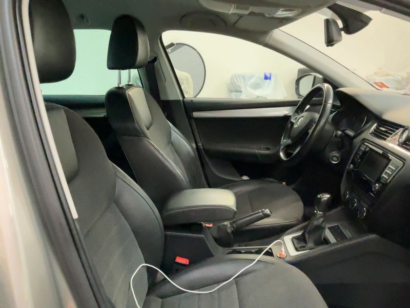 Skoda Octavia 2.0 TDI Elegance 2013 – снимка 16