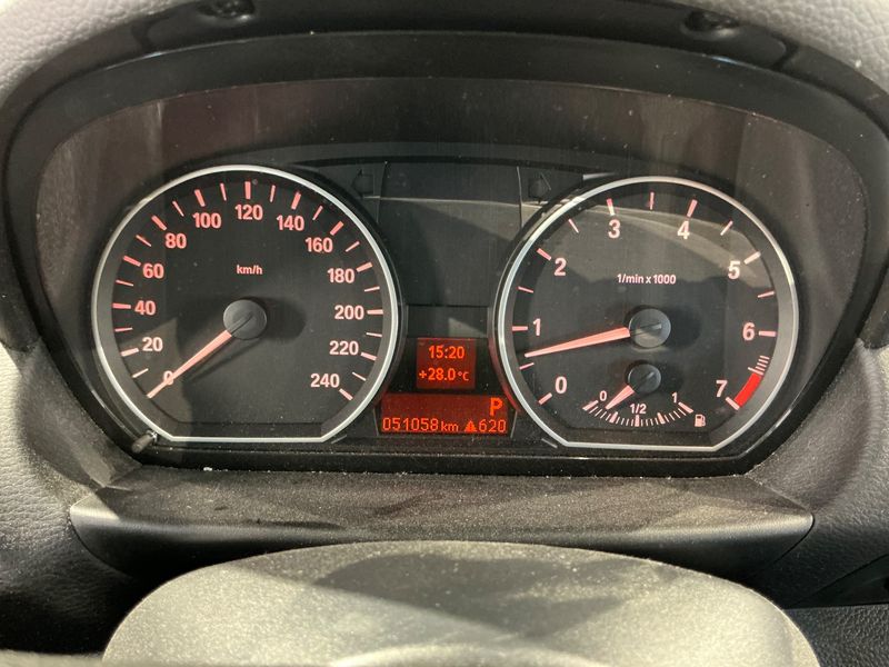 BMW 1er 118i 2009 – снимка 19