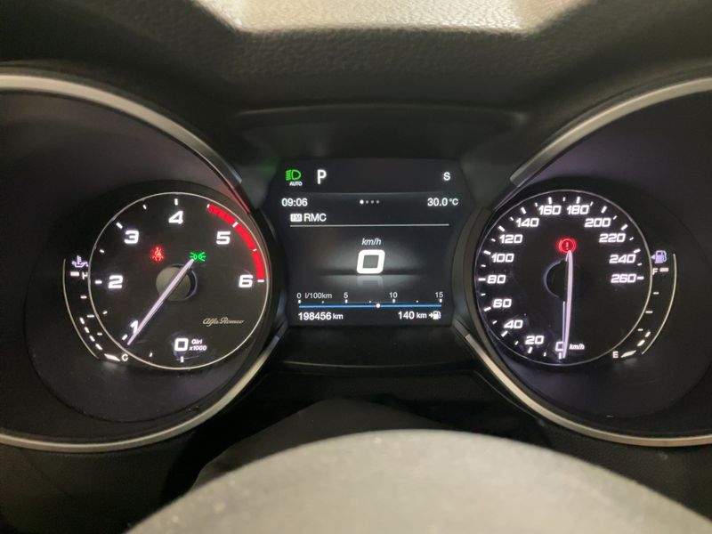 Alfa Romeo Stelvio 2.2 JTDM Super 2WD 2018 – снимка 18