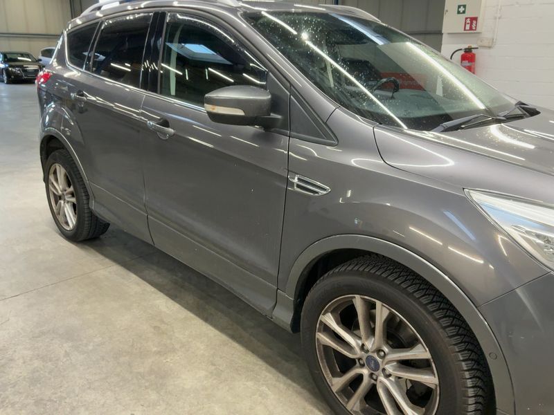 Ford Kuga 2.0 TDCi Individual 2014 – снимка 12