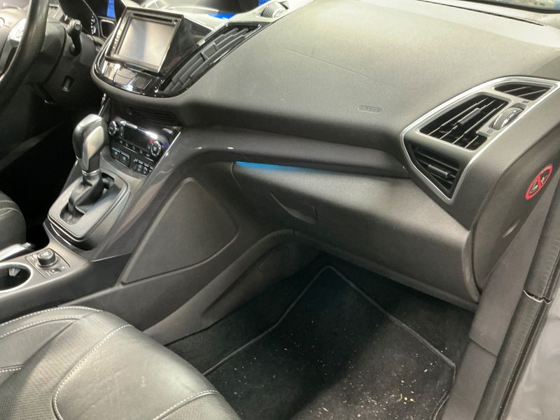 Ford Kuga 2.0 TDCi Individual 2014 – снимка 24