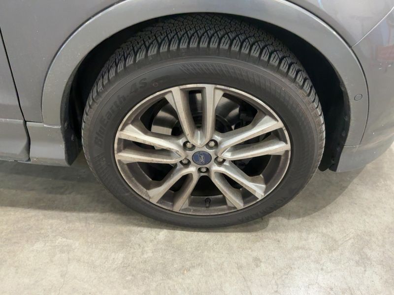 Ford Kuga 2.0 TDCi Individual 2014 – снимка 11