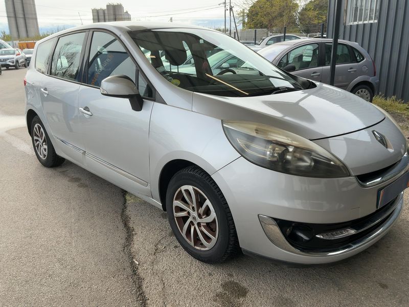 Renault Grand Scenic 1.6 dCi Dynamique 2012 – снимка 12