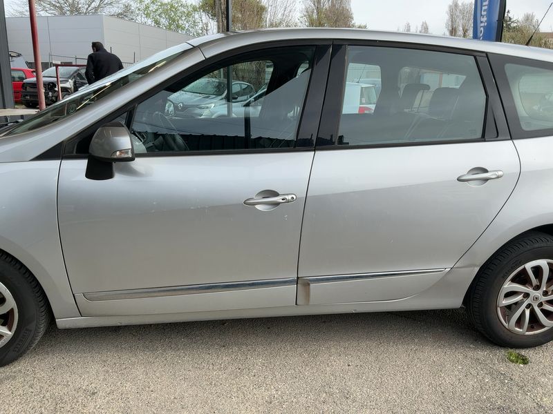 Renault Grand Scenic 1.6 dCi Dynamique 2012 – снимка 4