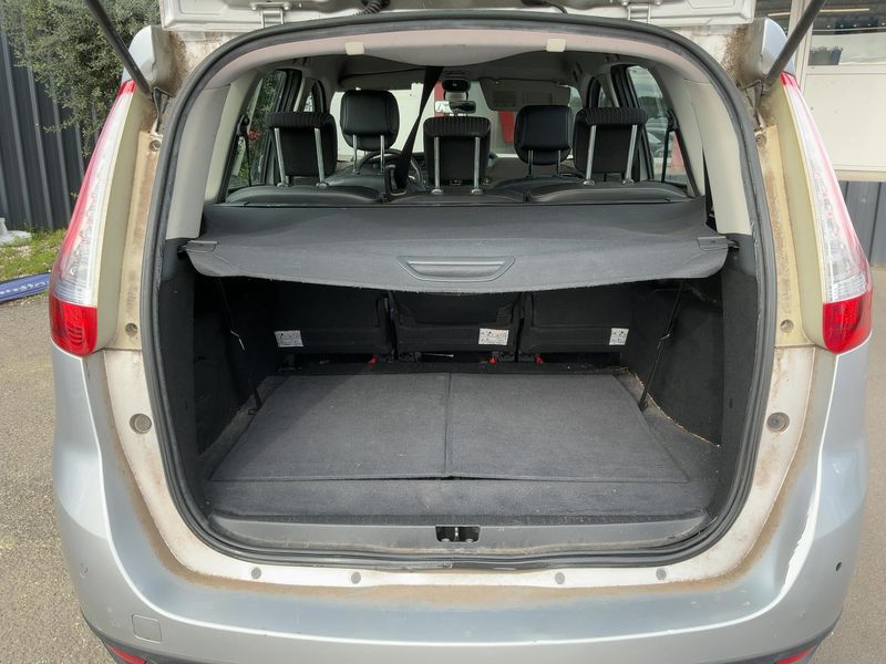Renault Grand Scenic 1.6 dCi Dynamique 2012 – снимка 15