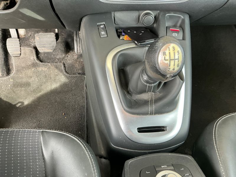 Renault Grand Scenic 1.6 dCi Dynamique 2012 – снимка 33