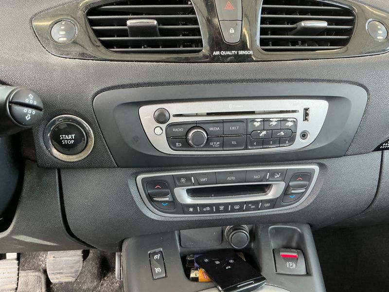 Renault Grand Scenic 1.6 dCi Dynamique 2012 – снимка 34