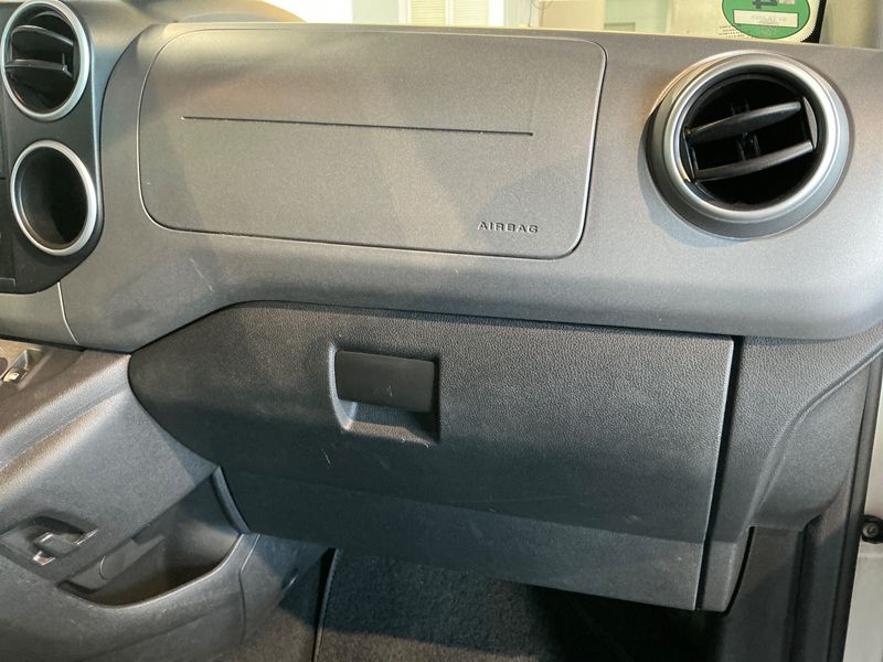Citroen Berlingo 1.6 Blue-HDi Selection 2016 – снимка 28