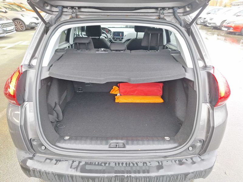 Peugeot 2008 1.2 PureTech Style 2017 – снимка 9