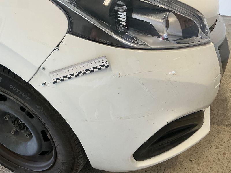 Peugeot 208 1.6 Blue-HDi Active Auto Ecole 2018 – снимка 30