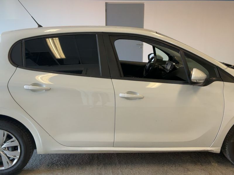 Peugeot 208 1.6 Blue-HDi Active Auto Ecole 2018 – снимка 10