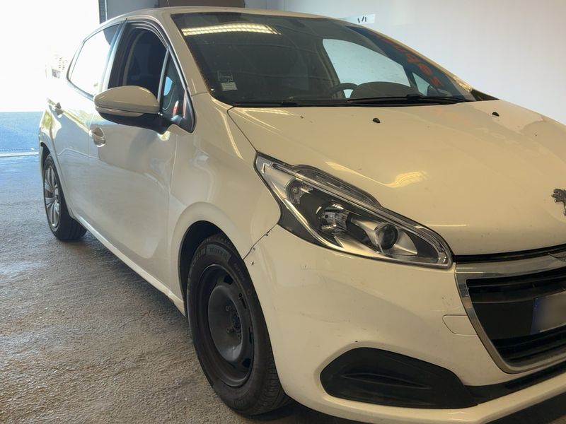 Peugeot 208 1.6 Blue-HDi Active Auto Ecole 2018 – снимка 12