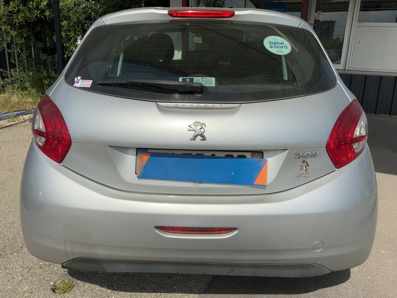 Peugeot 208 1.6 Allure 2015 – снимка 7