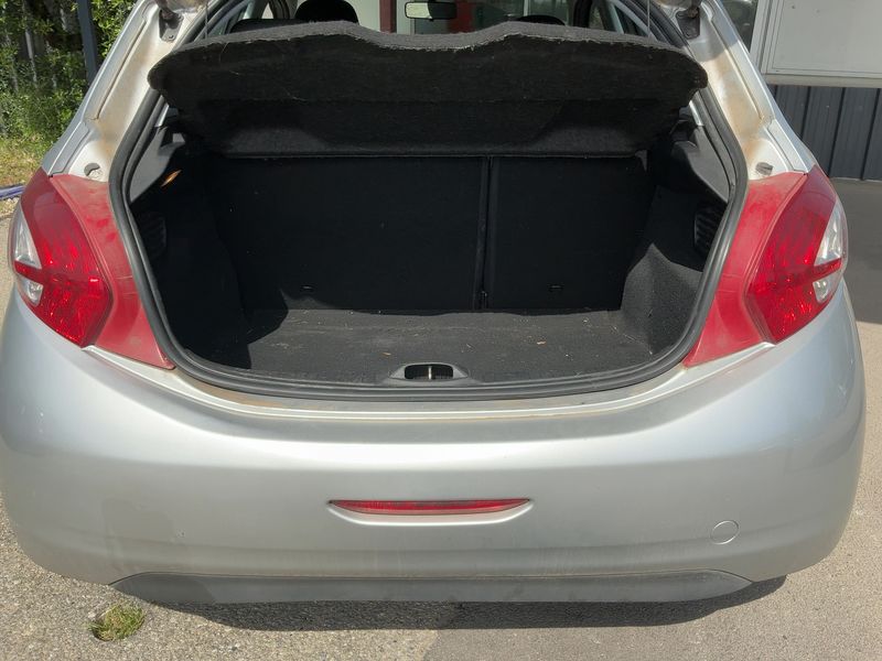 Peugeot 208 1.6 Allure 2015 – снимка 15