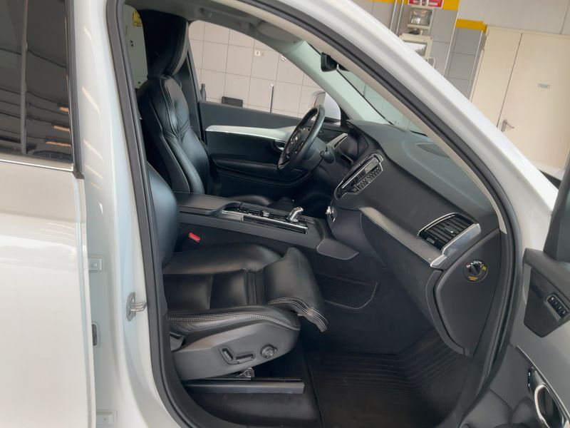 Volvo XC90 2.0 T8 Plug-in Hybrid Momentum AWD 2019 – снимка 16