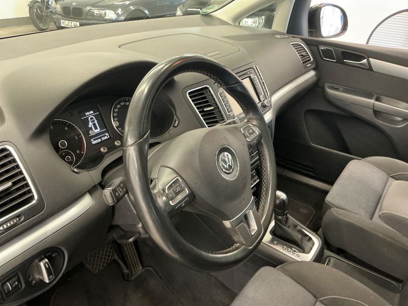 Volkswagen Sharan 2.0 TDI Style BlueMotion Tech 2011 – снимка 27