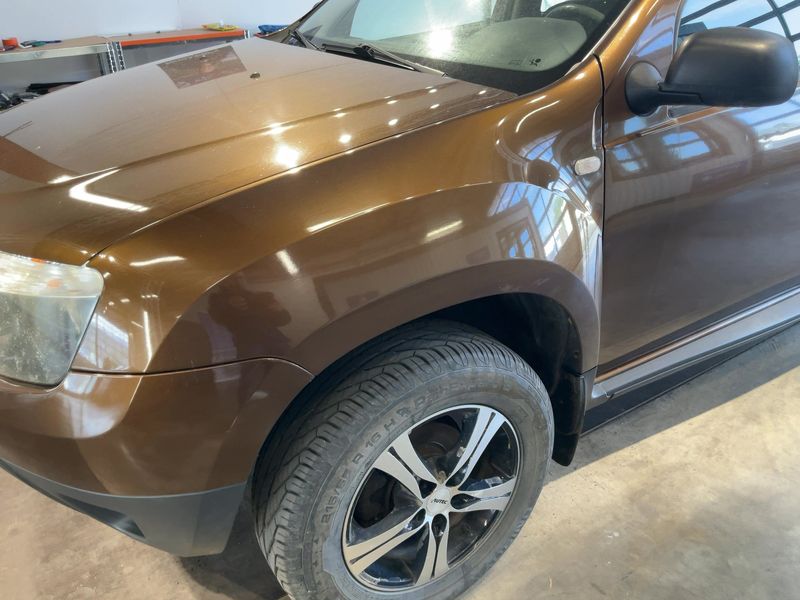 Dacia Duster 1.6 Laureate 4x4 2011 – снимка 2