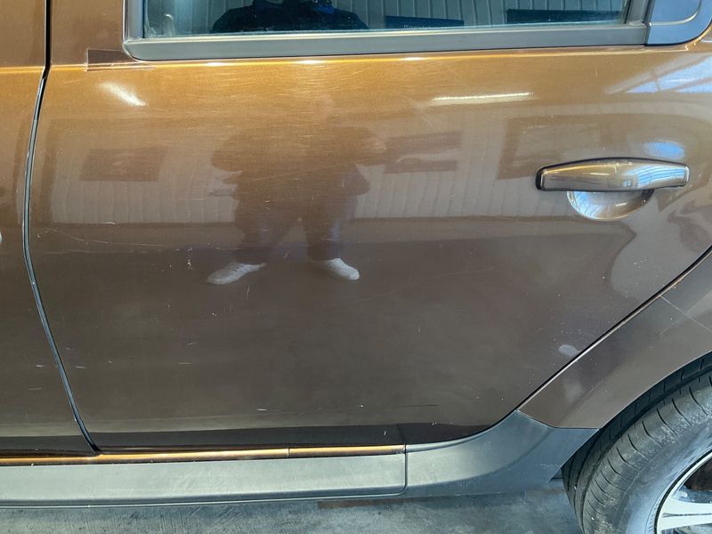 Dacia Duster 1.6 Laureate 4x4 2011 – снимка 32