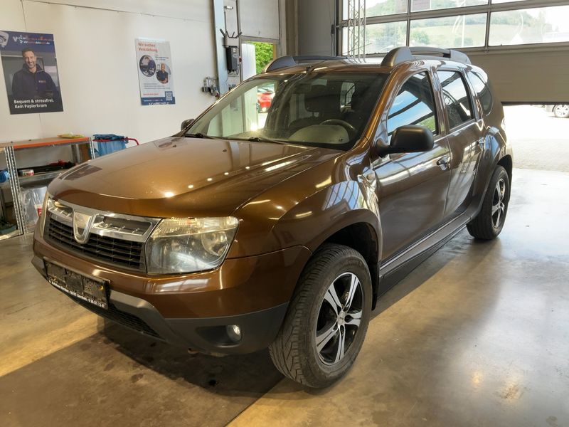 Dacia Duster 1.6 Laureate 4x4 2011 – снимка 1