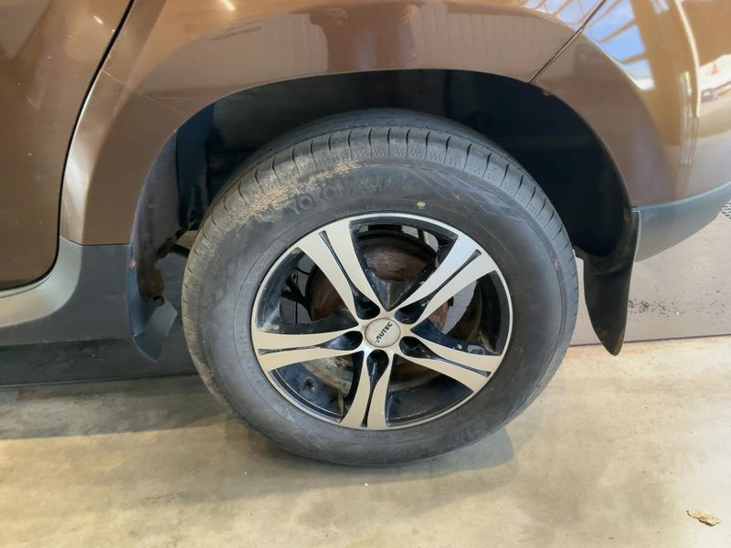 Dacia Duster 1.6 Laureate 4x4 2011 – снимка 5