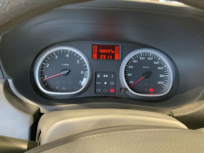 Dacia Duster 1.6 Laureate 4x4 2011 – снимка 19