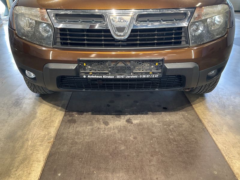 Dacia Duster 1.6 Laureate 4x4 2011 – снимка 41