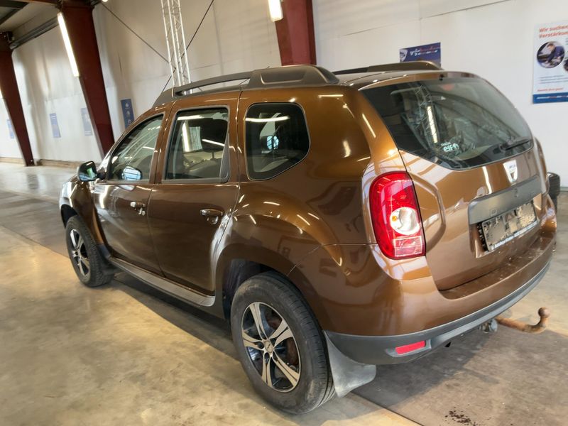 Dacia Duster 1.6 Laureate 4x4 2011 – снимка 6