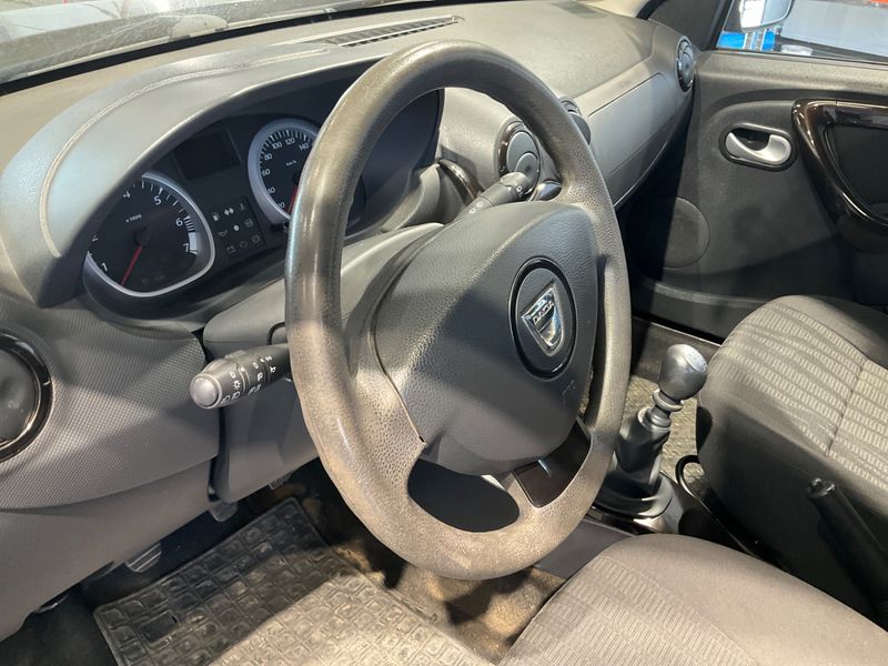 Dacia Duster 1.6 Laureate 4x4 2011 – снимка 30