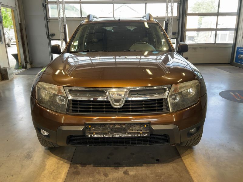 Dacia Duster 1.6 Laureate 4x4 2011 – снимка 14