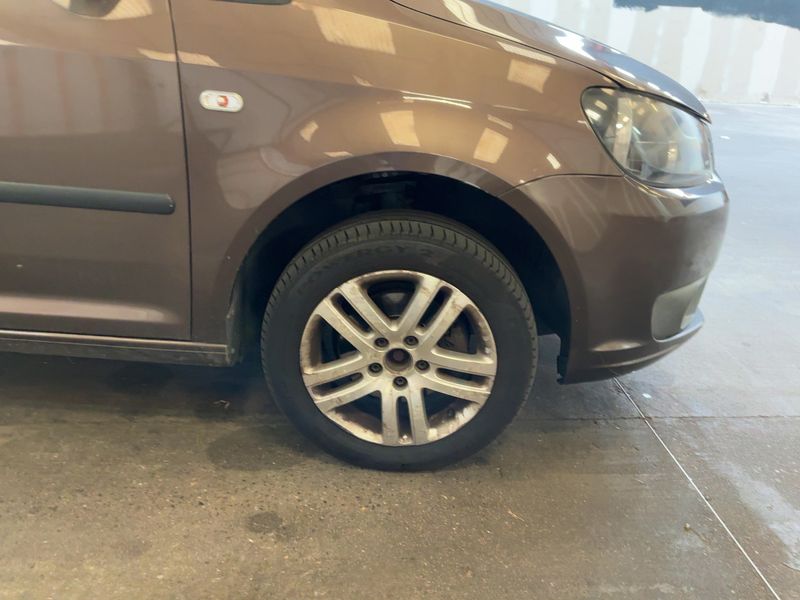 Volkswagen Caddy 1.6 TDI Maxi Trendline 2011 – снимка 11