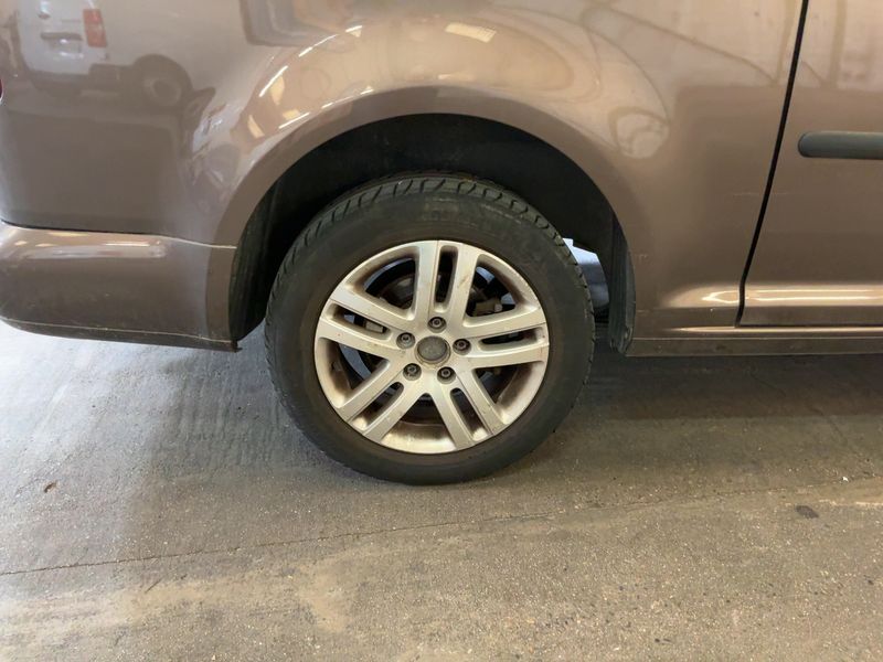 Volkswagen Caddy 1.6 TDI Maxi Trendline 2011 – снимка 9