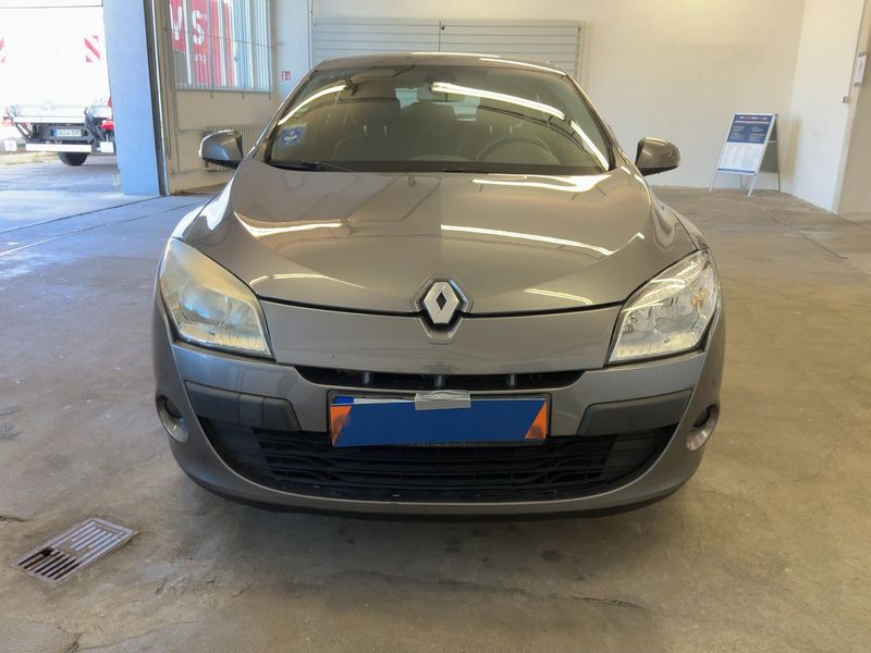 Renault Megane 1.6 Dynamique 2009 – снимка 14