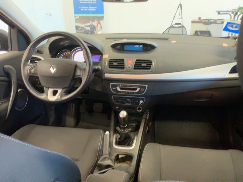 Renault Megane 1.6 Dynamique 2009 – снимка 17