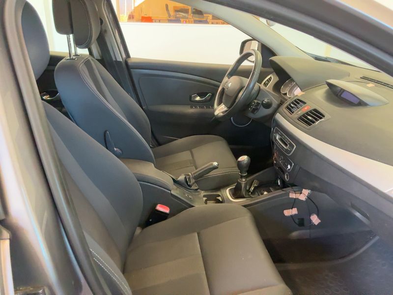 Renault Megane 1.6 Dynamique 2009 – снимка 16