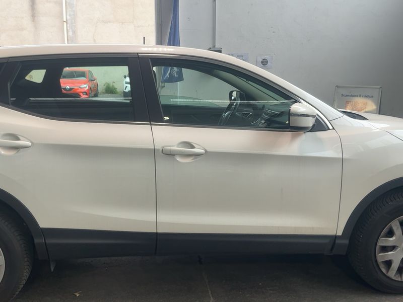 Nissan Qashqai 1.2 Acenta 2016 – снимка 10